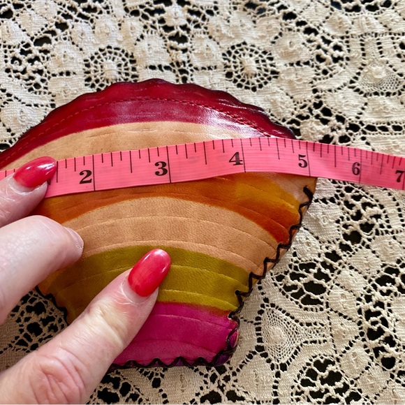 🐚Shell Shaped Leather Coin Wristlet🐚 NEW - Picture 6 of 6